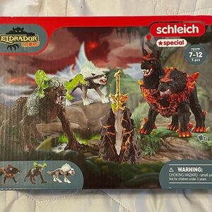 NWT Schleich Eldrador Creatures Battle Set